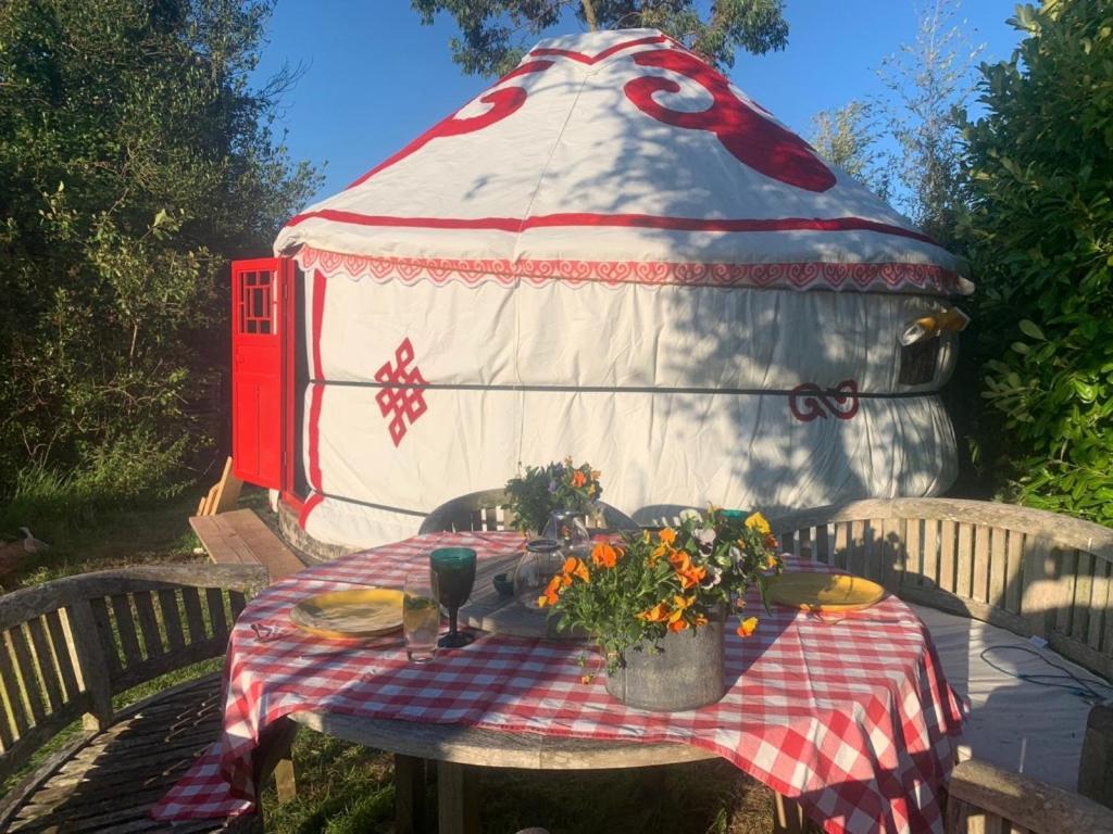 Traditional Yurt @ Longleat ワーミンスター エクステリア 写真